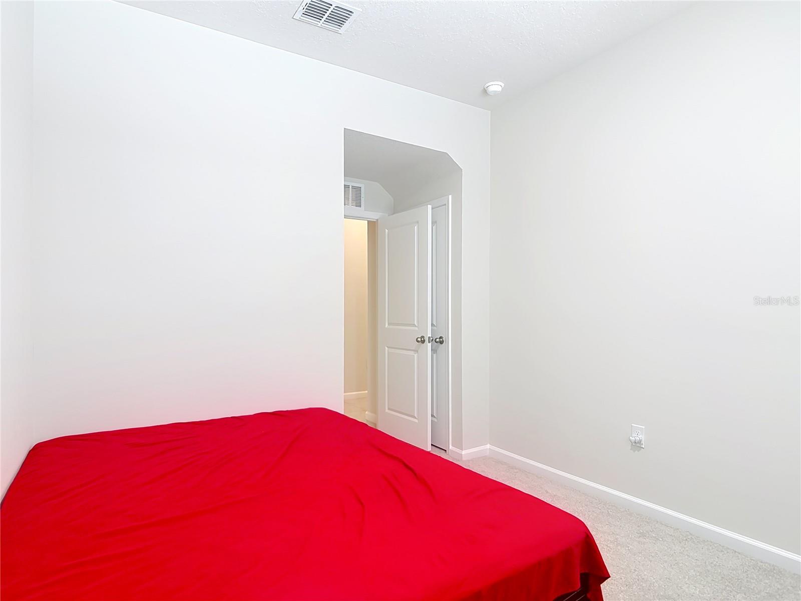 Image 20 of 51 For 121 Eagle Harbor Way Way