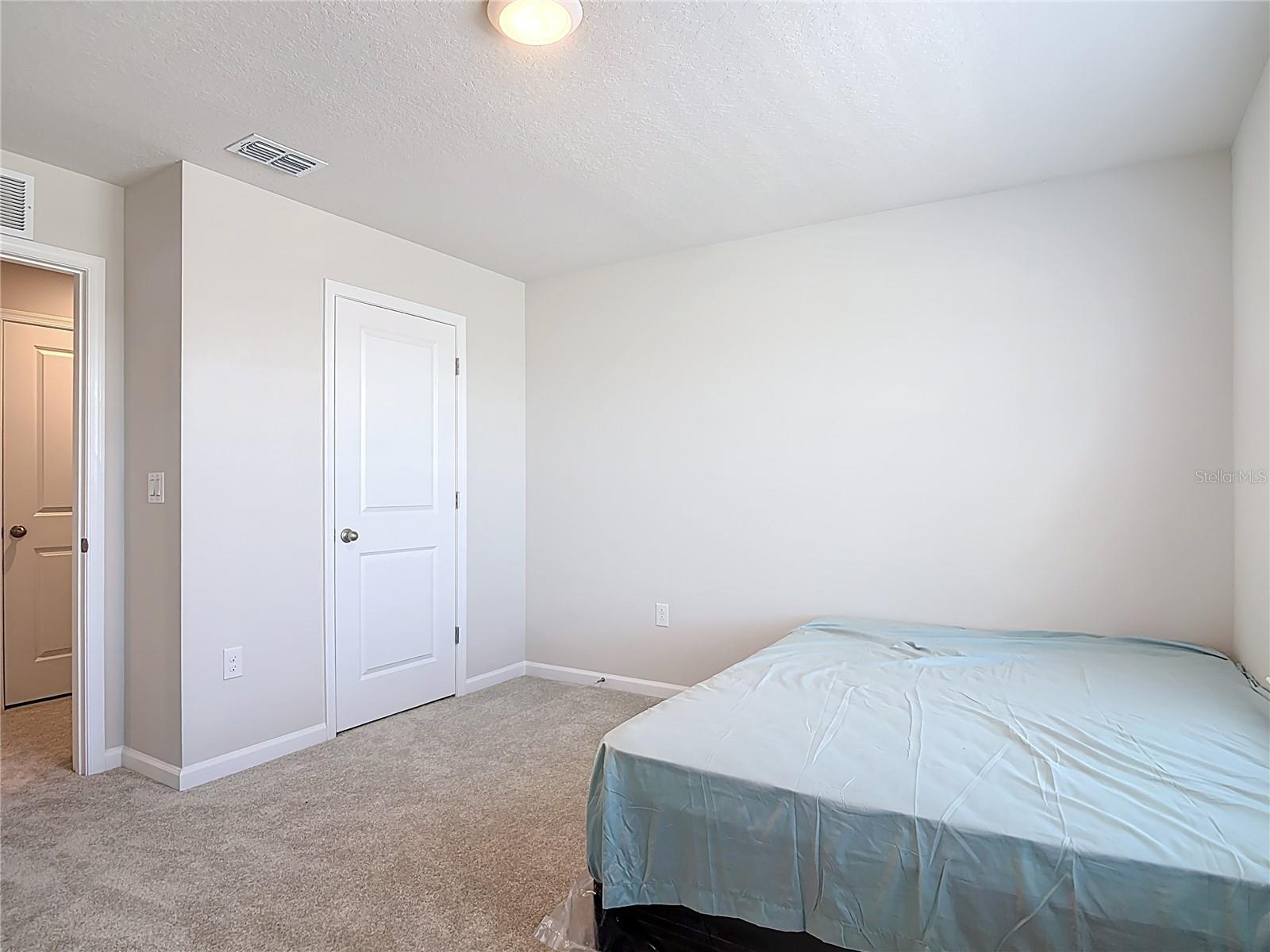 Image 26 of 51 For 121 Eagle Harbor Way Way