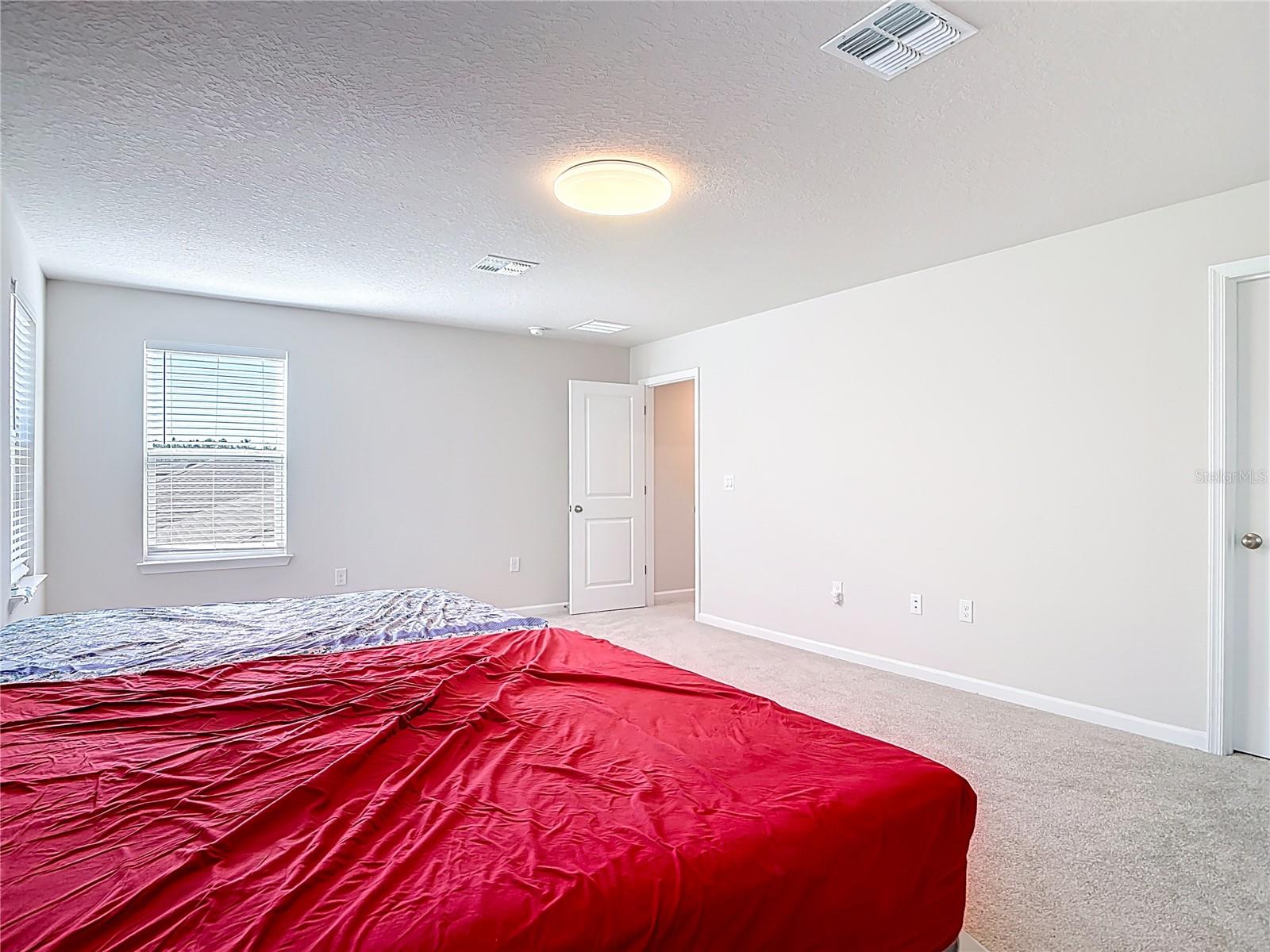 Image 28 of 51 For 121 Eagle Harbor Way Way