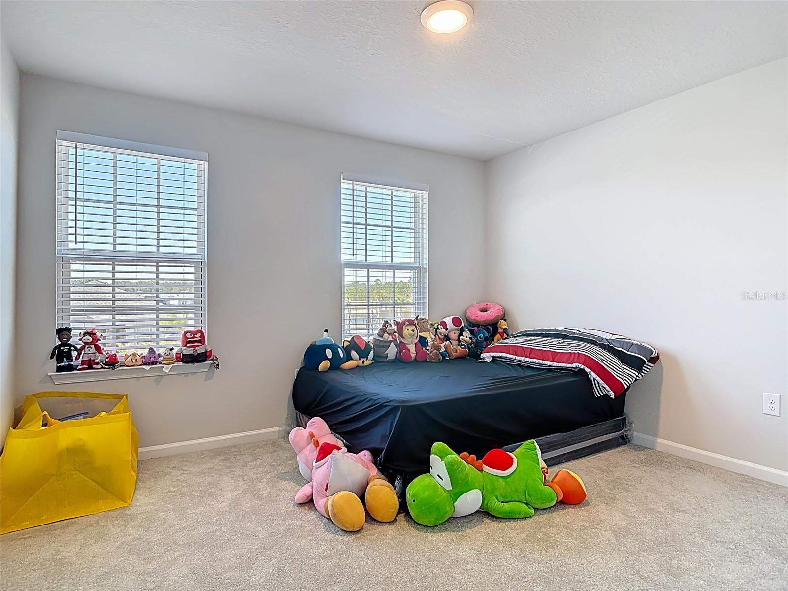 Image 32 of 51 For 121 Eagle Harbor Way Way