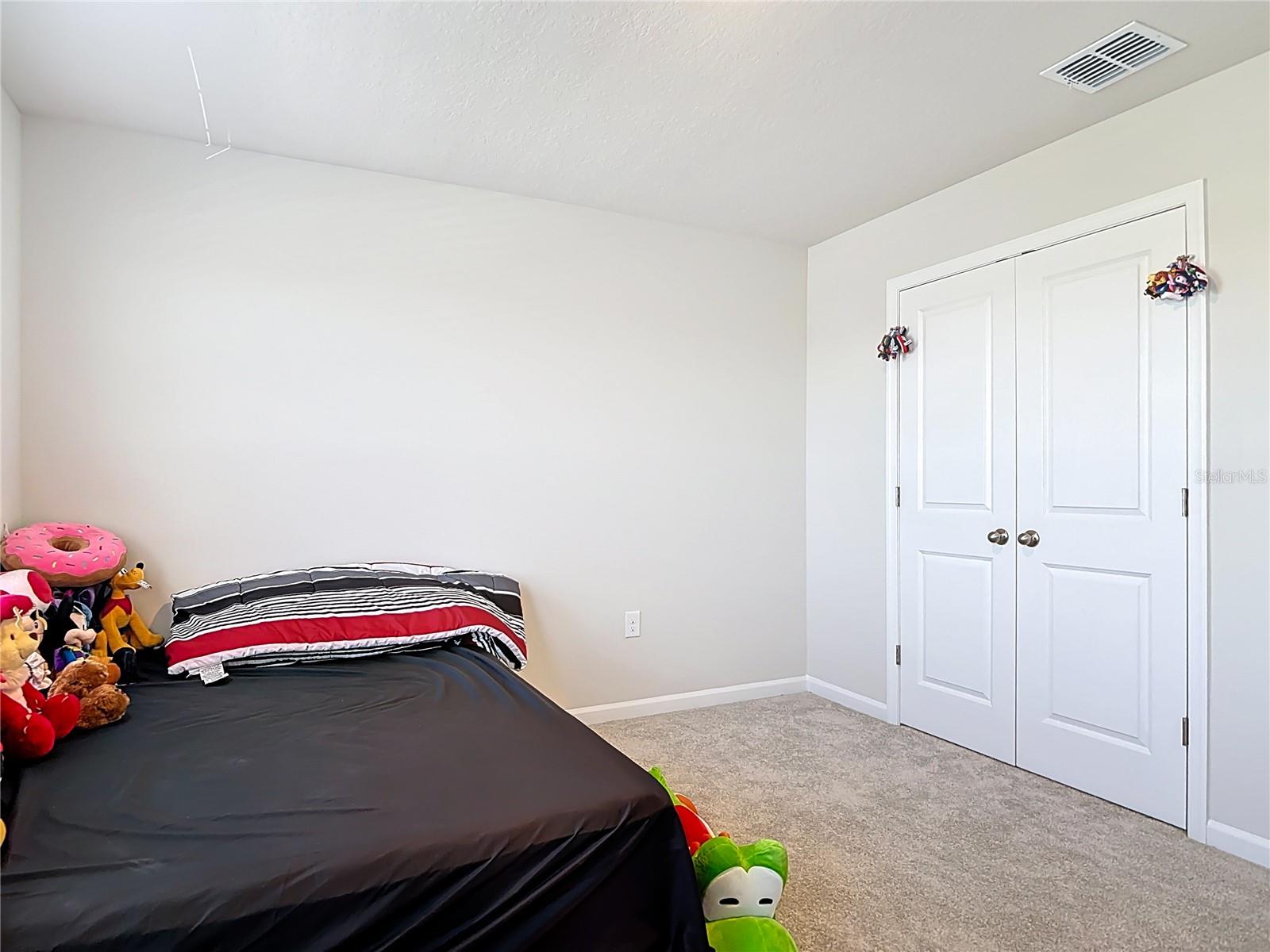 Image 33 of 51 For 121 Eagle Harbor Way Way