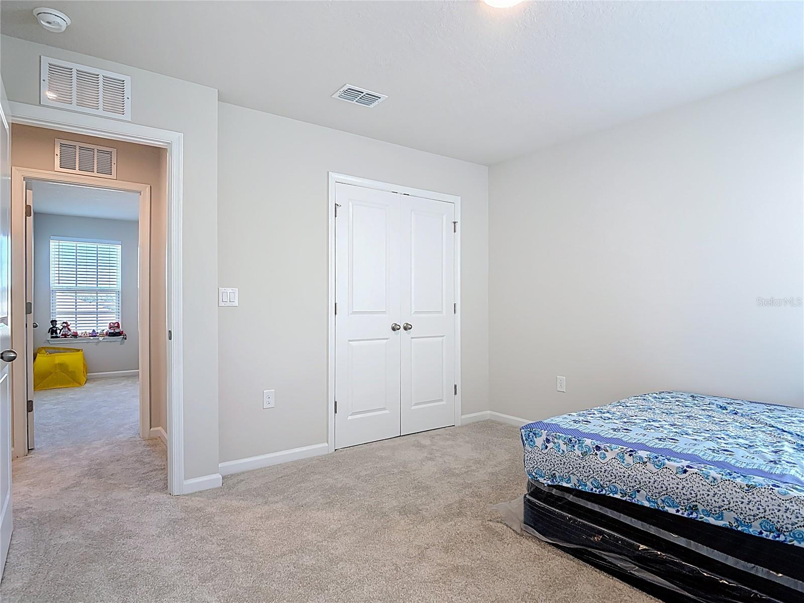 Image 34 of 51 For 121 Eagle Harbor Way Way