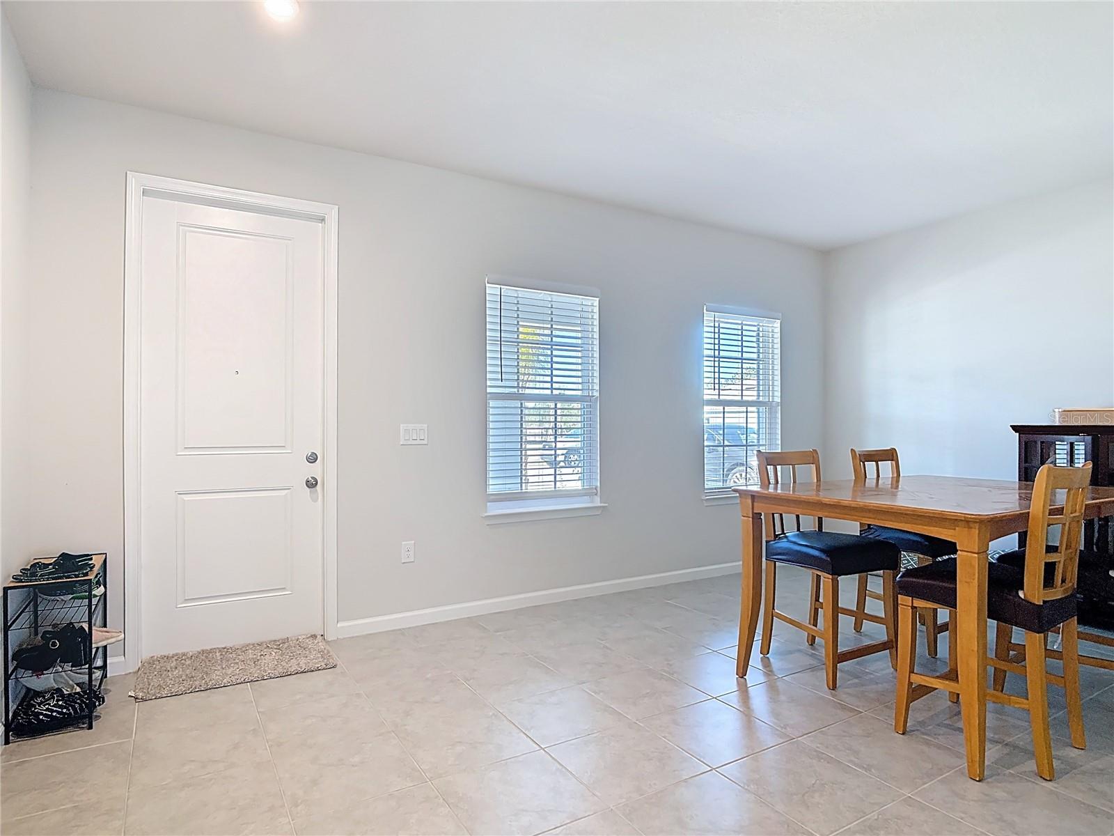 Image 8 of 51 For 121 Eagle Harbor Way Way