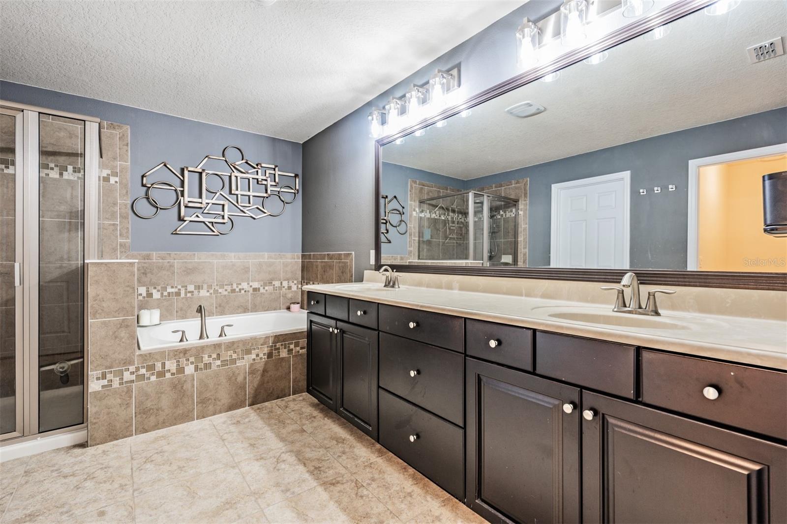 Listing photo id 27 for 19230 Pepper Grass Drive