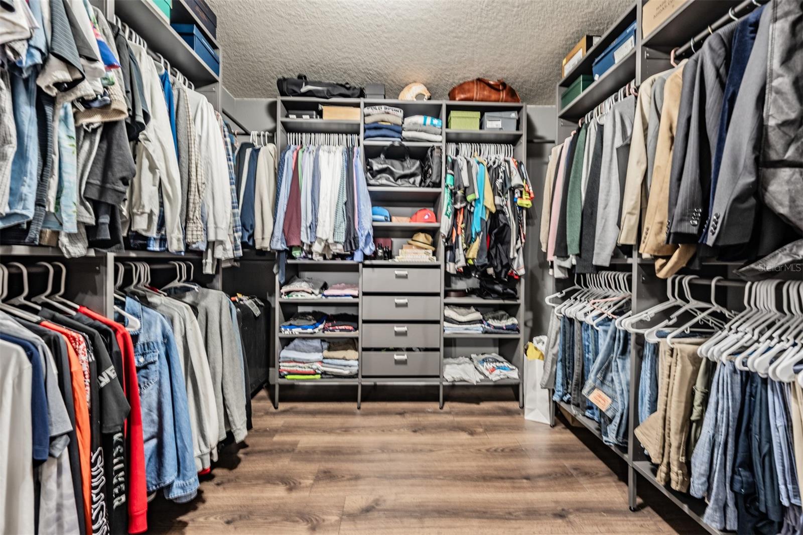 Listing photo id 30 for 19230 Pepper Grass Drive