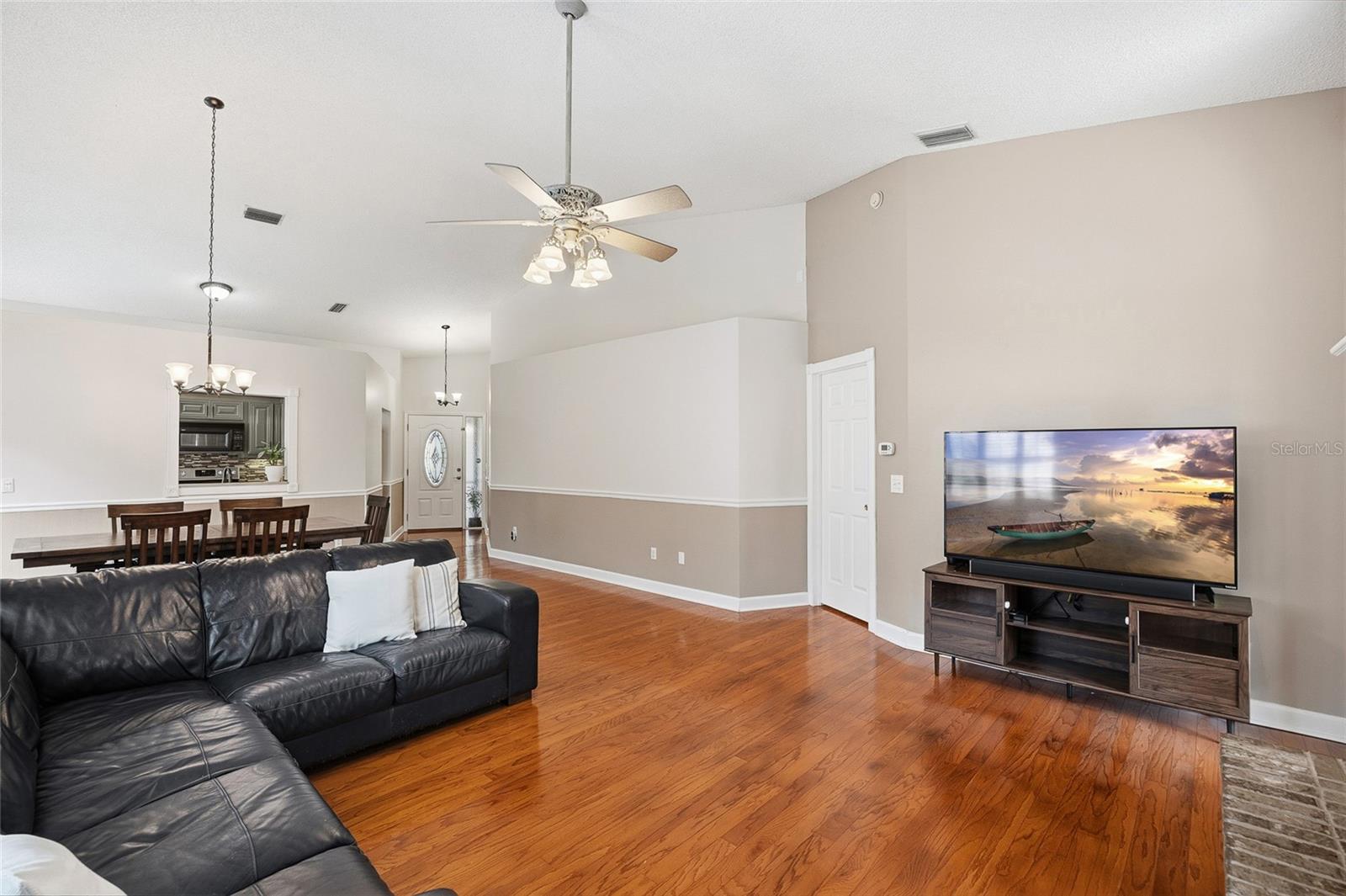 Image 10 of 47 For 3570 Deer Run S