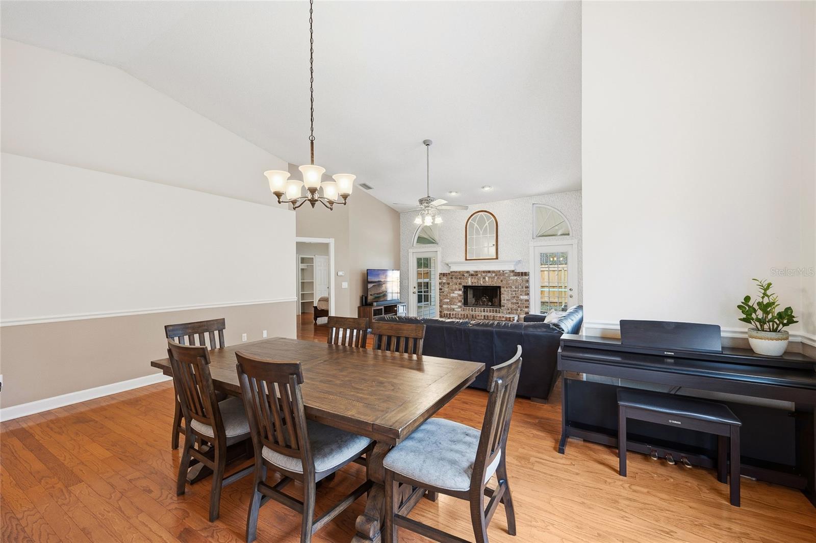 Image 13 of 47 For 3570 Deer Run S