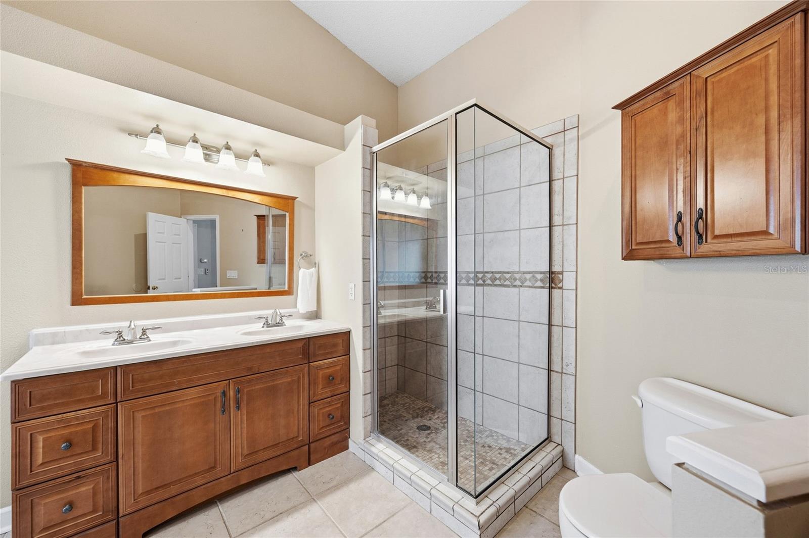 Image 23 of 47 For 3570 Deer Run S