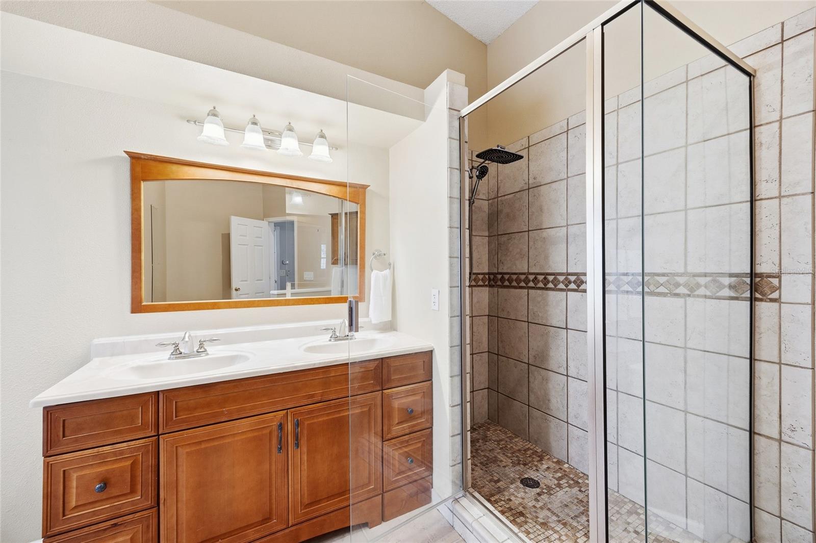 Image 25 of 47 For 3570 Deer Run S