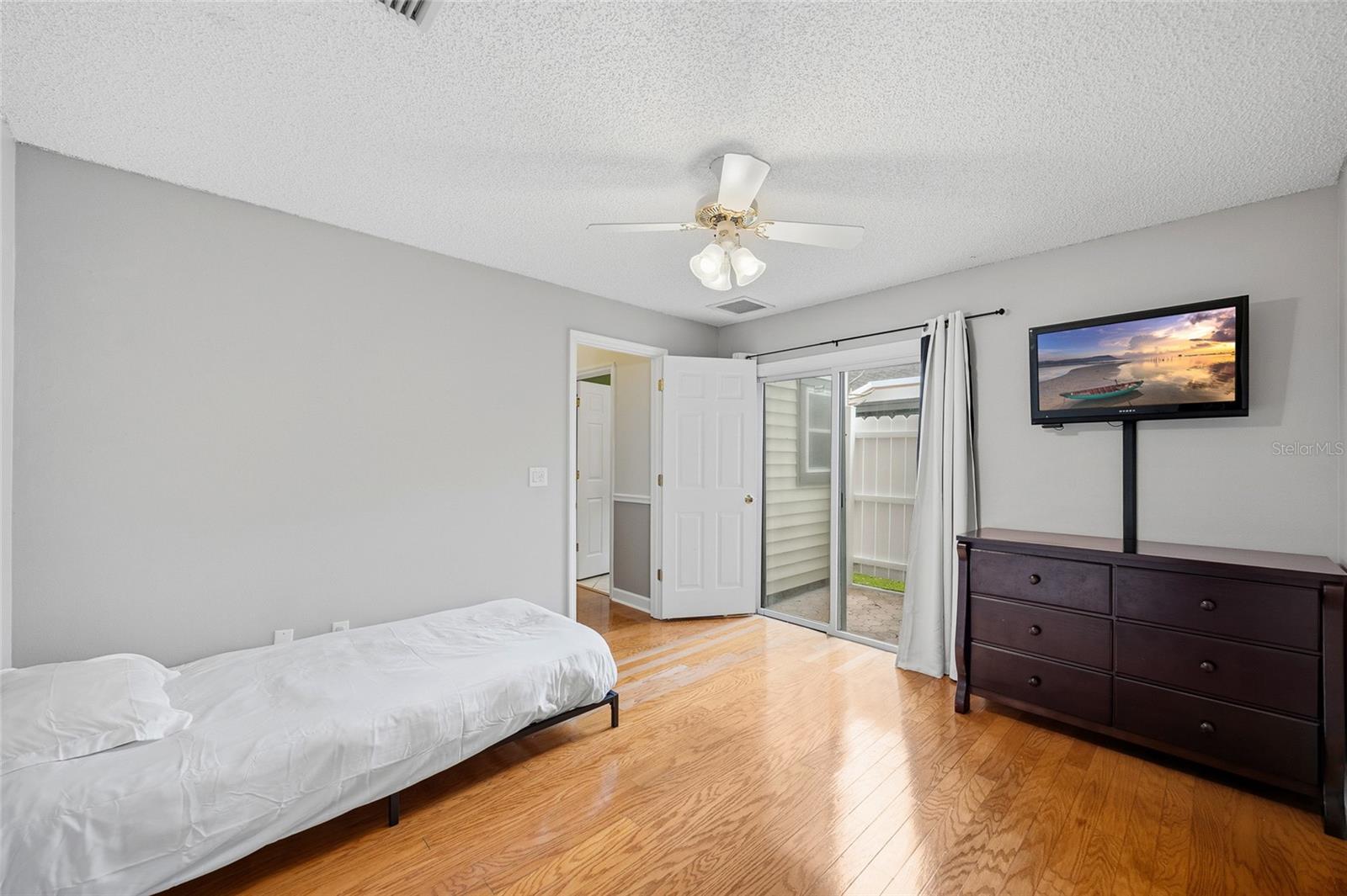 Image 33 of 47 For 3570 Deer Run S