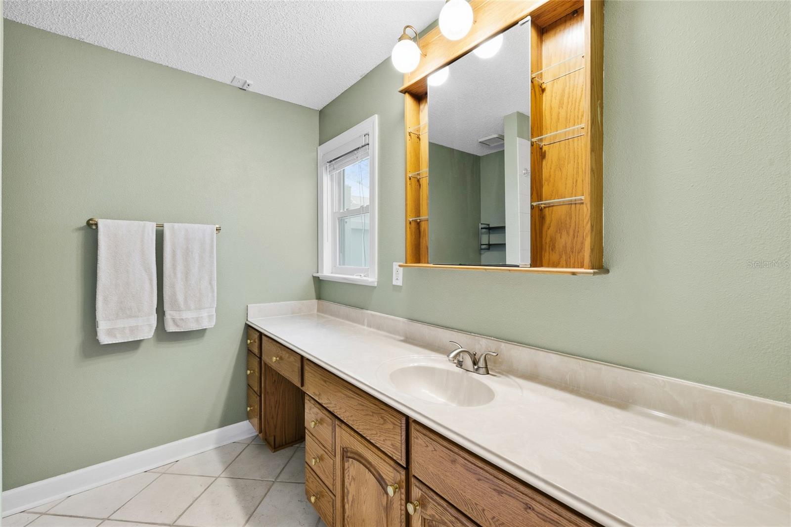 Image 35 of 47 For 3570 Deer Run S