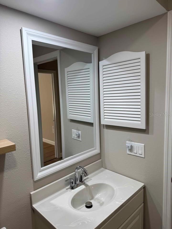 Image 16 of 31 For 11337 Versailles Lane