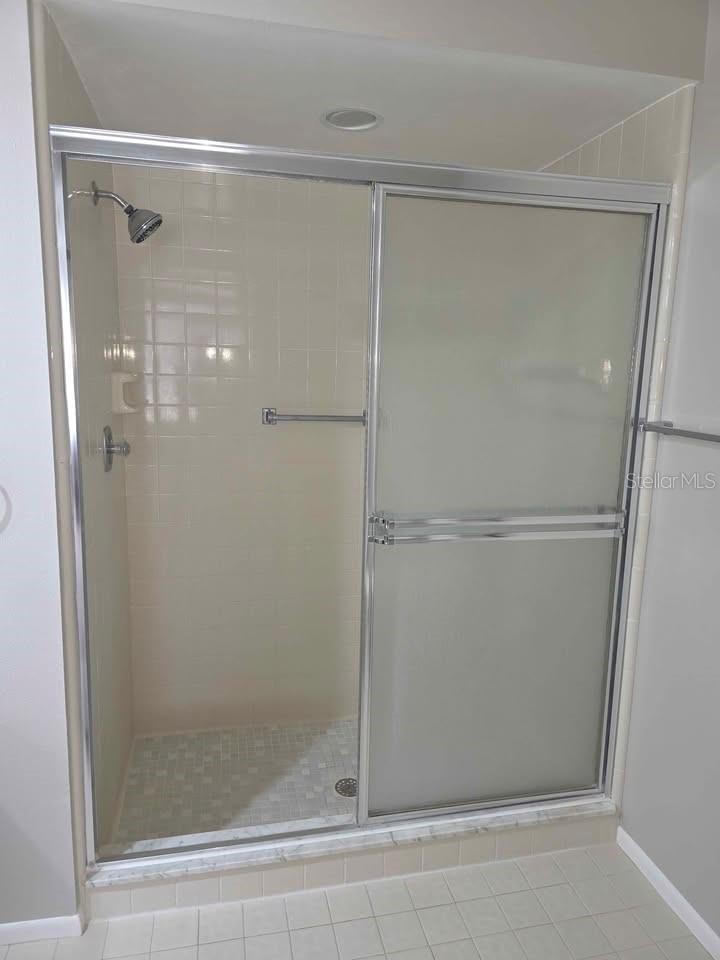 Image 19 of 31 For 11337 Versailles Lane