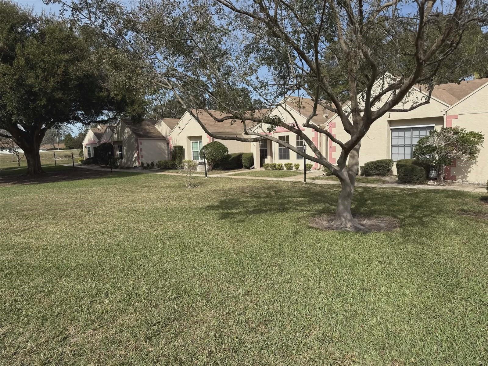 Image 23 of 31 For 11337 Versailles Lane