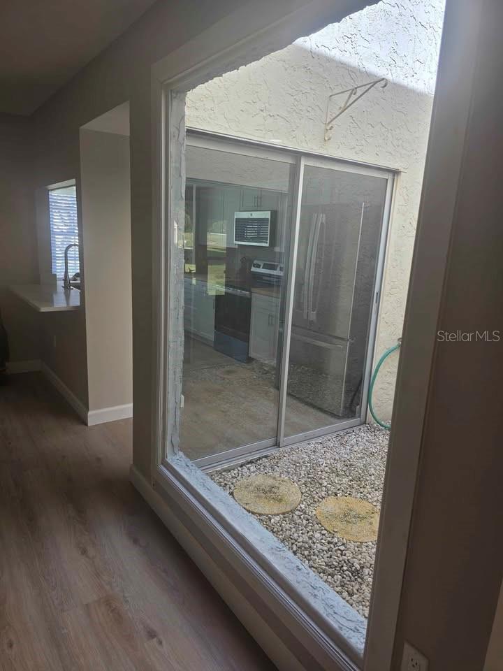 Image 3 of 31 For 11337 Versailles Lane