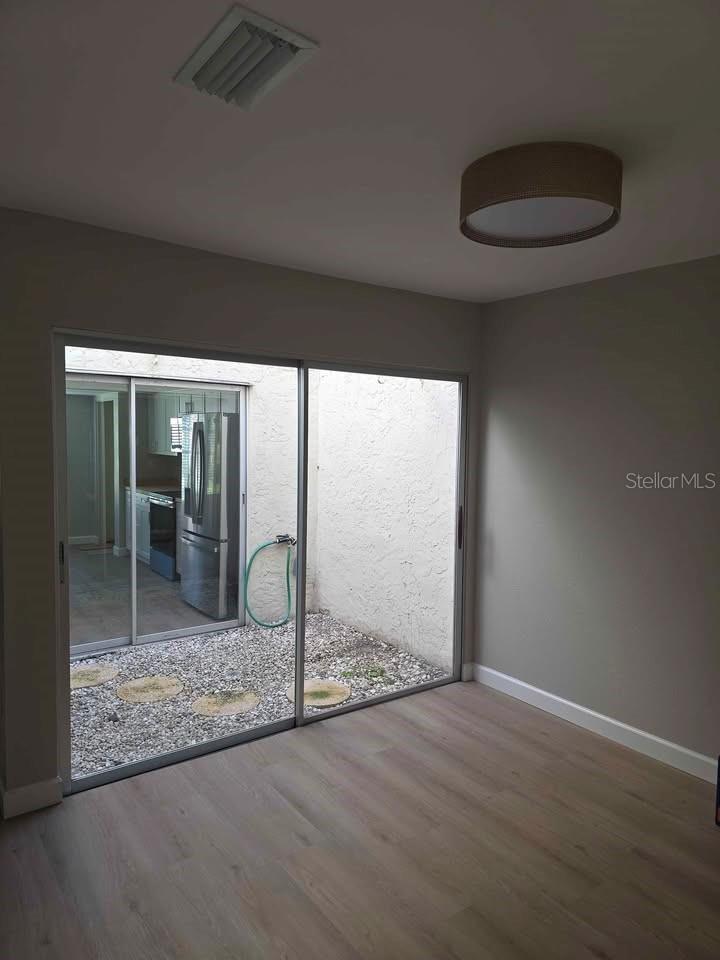 Image 5 of 31 For 11337 Versailles Lane