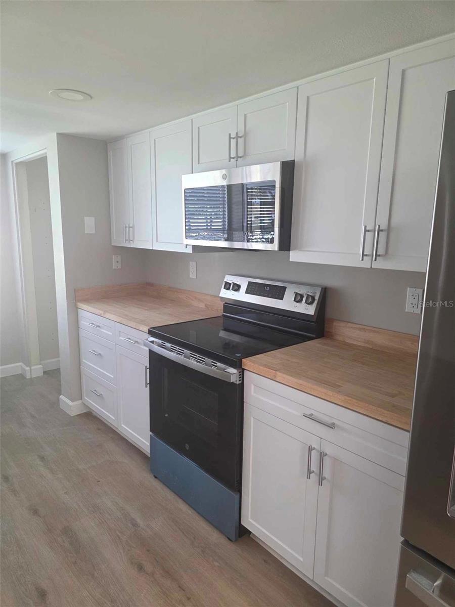 Image 7 of 31 For 11337 Versailles Lane