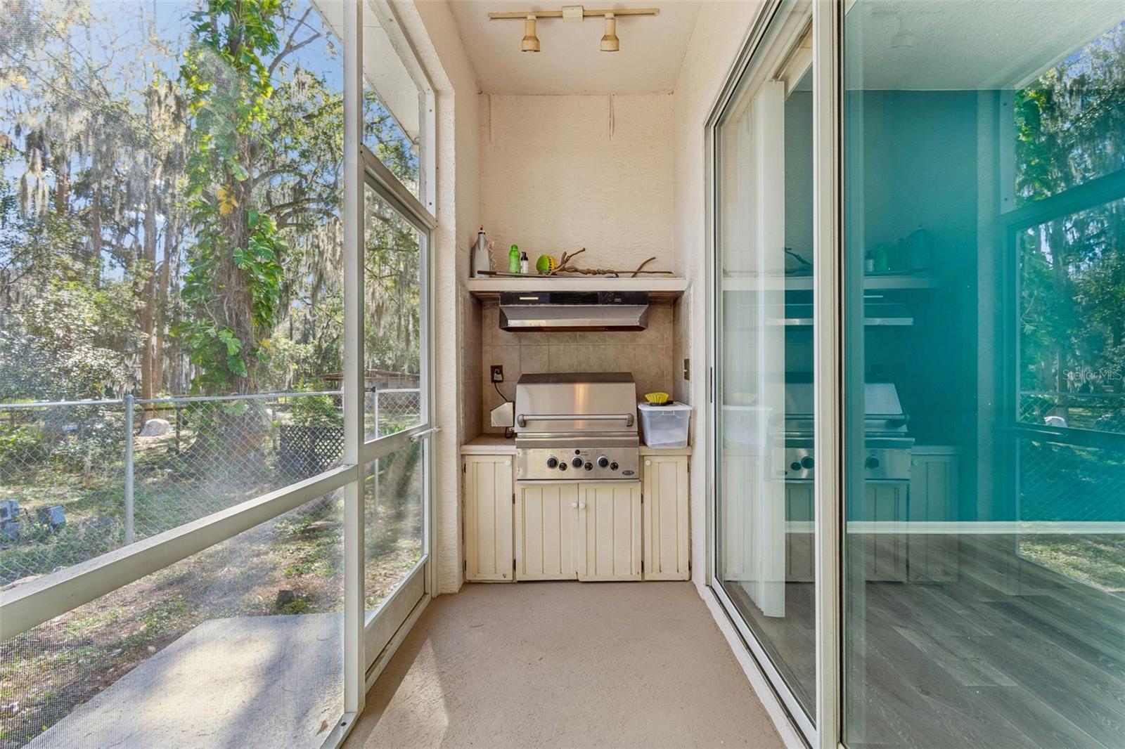 Listing photo id 13 for 6070 Drexel Road