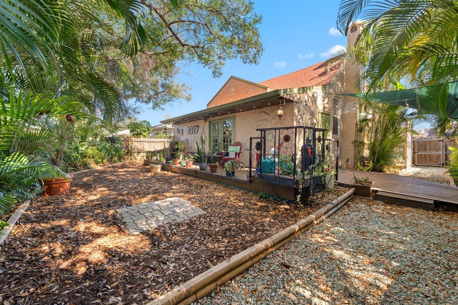 Details for 2027 16th Street N, ST PETERSBURG, FL 33704