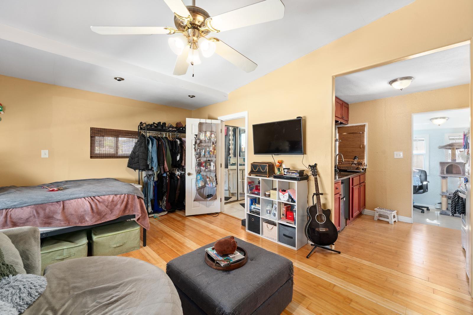 Image 26 of 39 For 2027 16th Street N