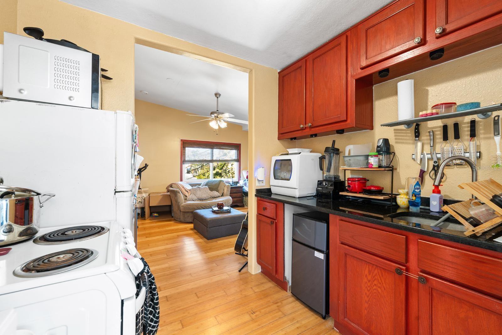 Image 29 of 39 For 2027 16th Street N