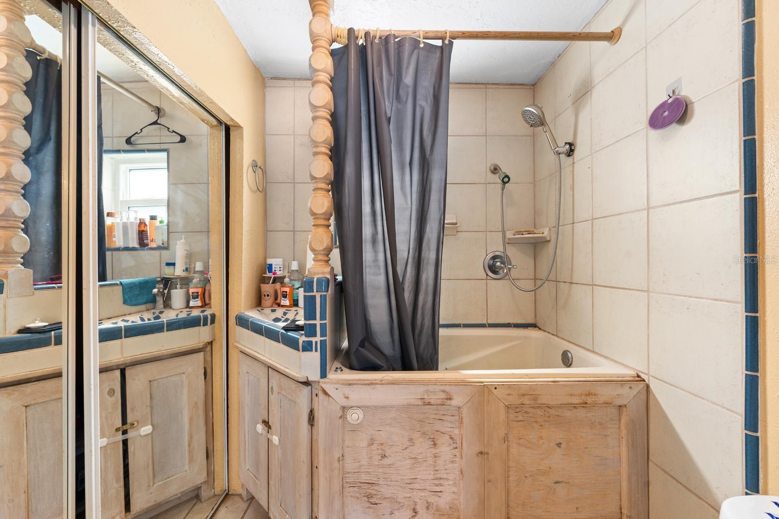 Image 30 of 39 For 2027 16th Street N