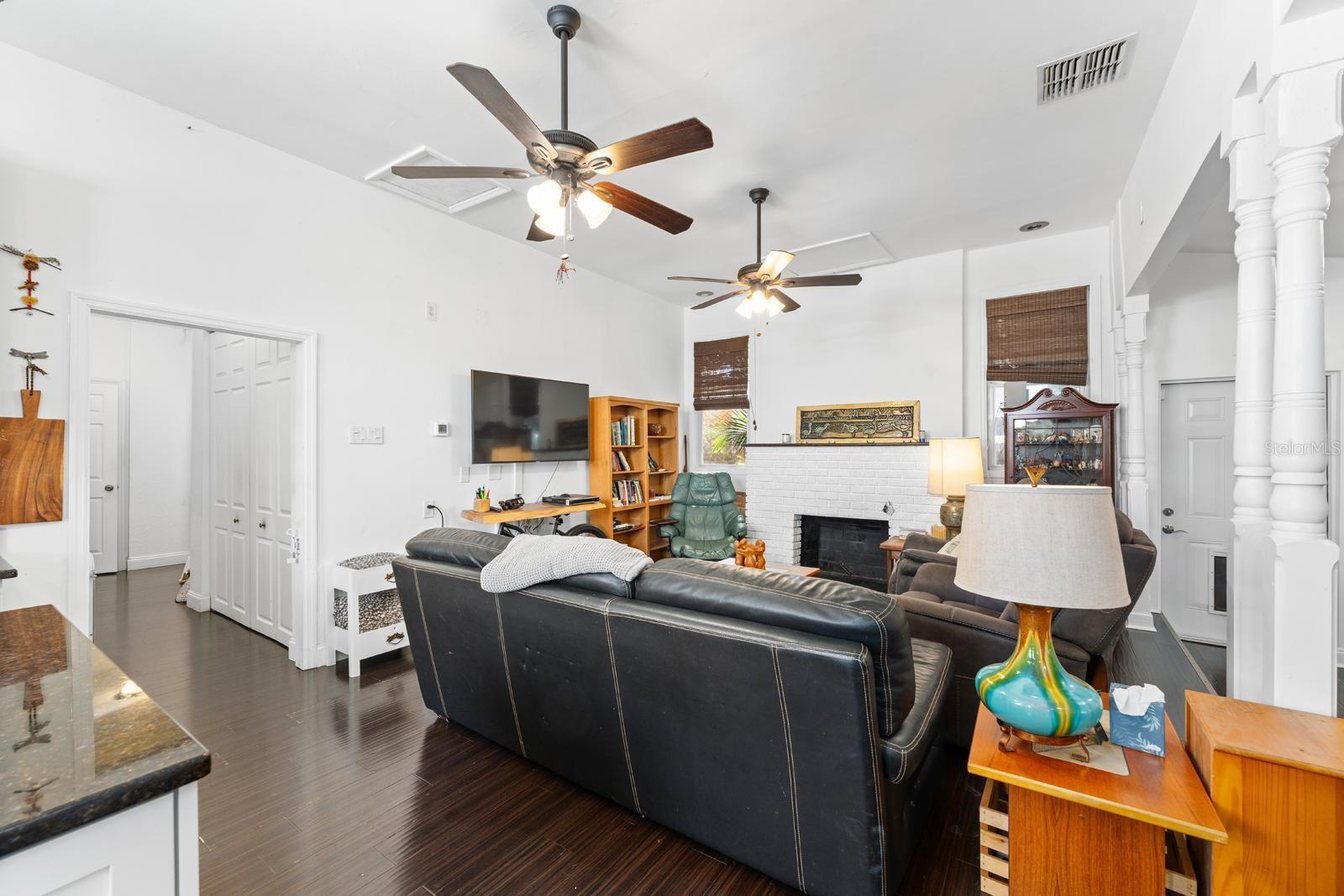 Image 5 of 39 For 2027 16th Street N