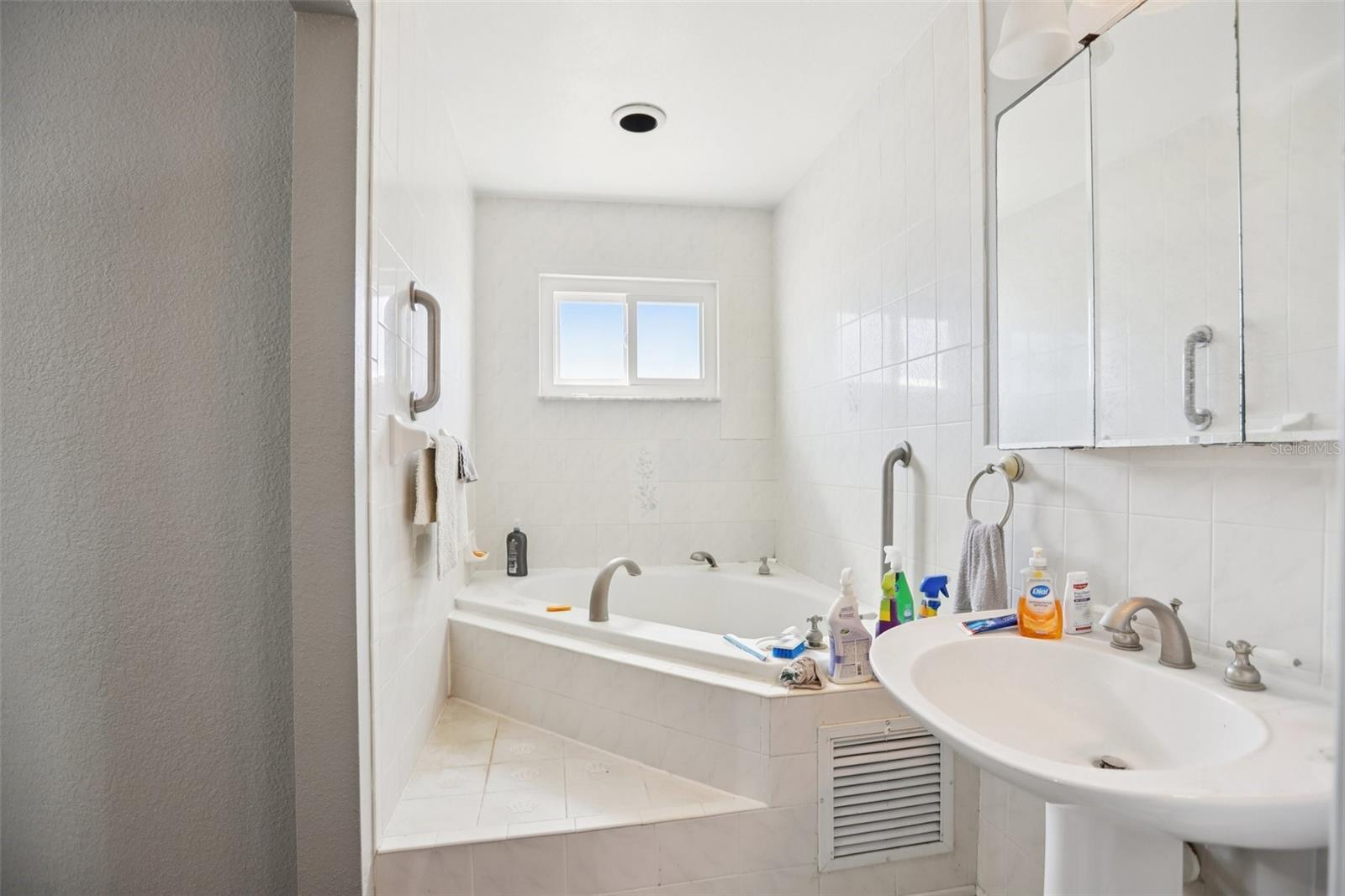 Image 23 of 32 For 5816 Van Buren Street