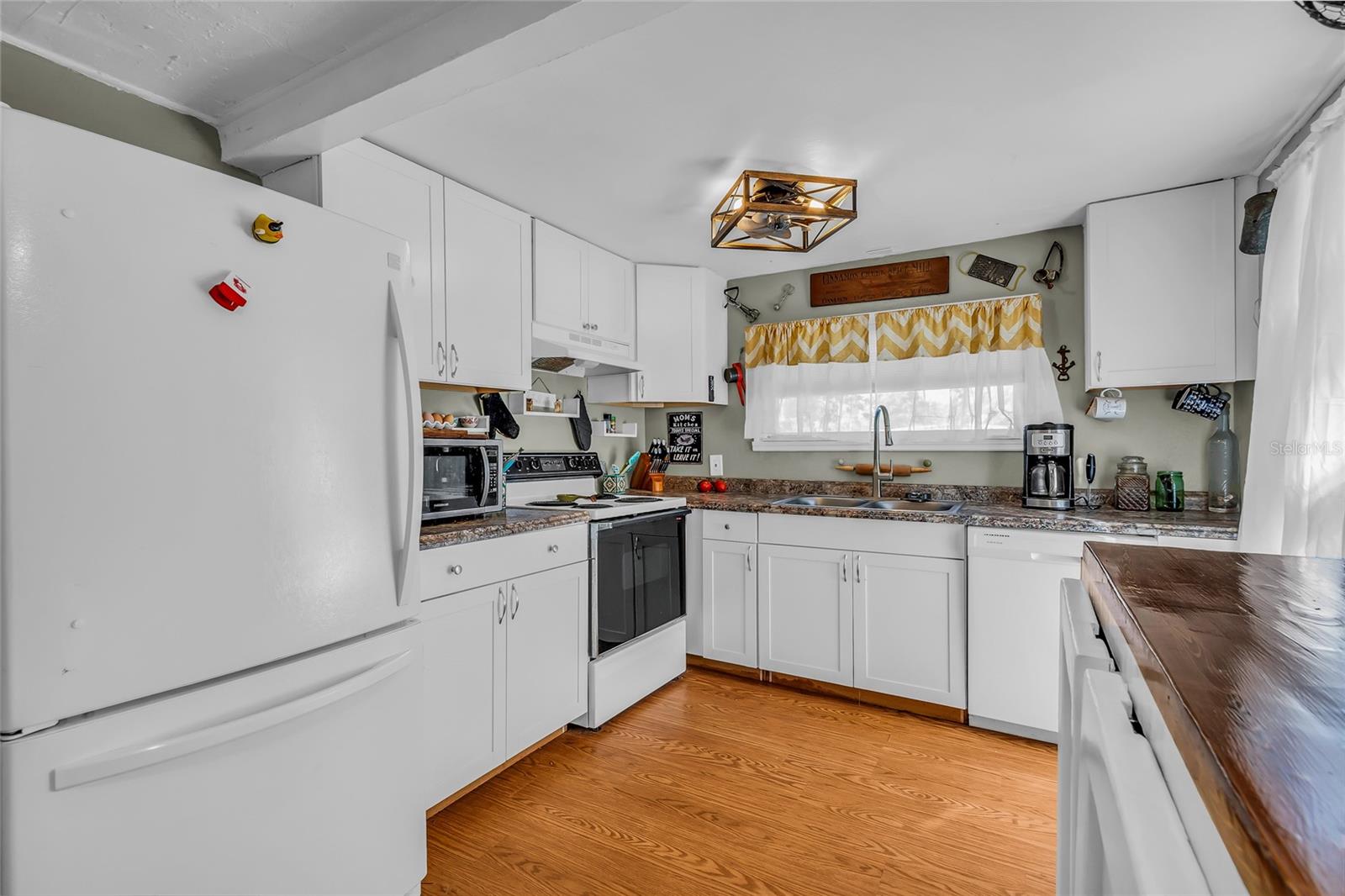 Image 5 of 21 For 11408 Huggins Street