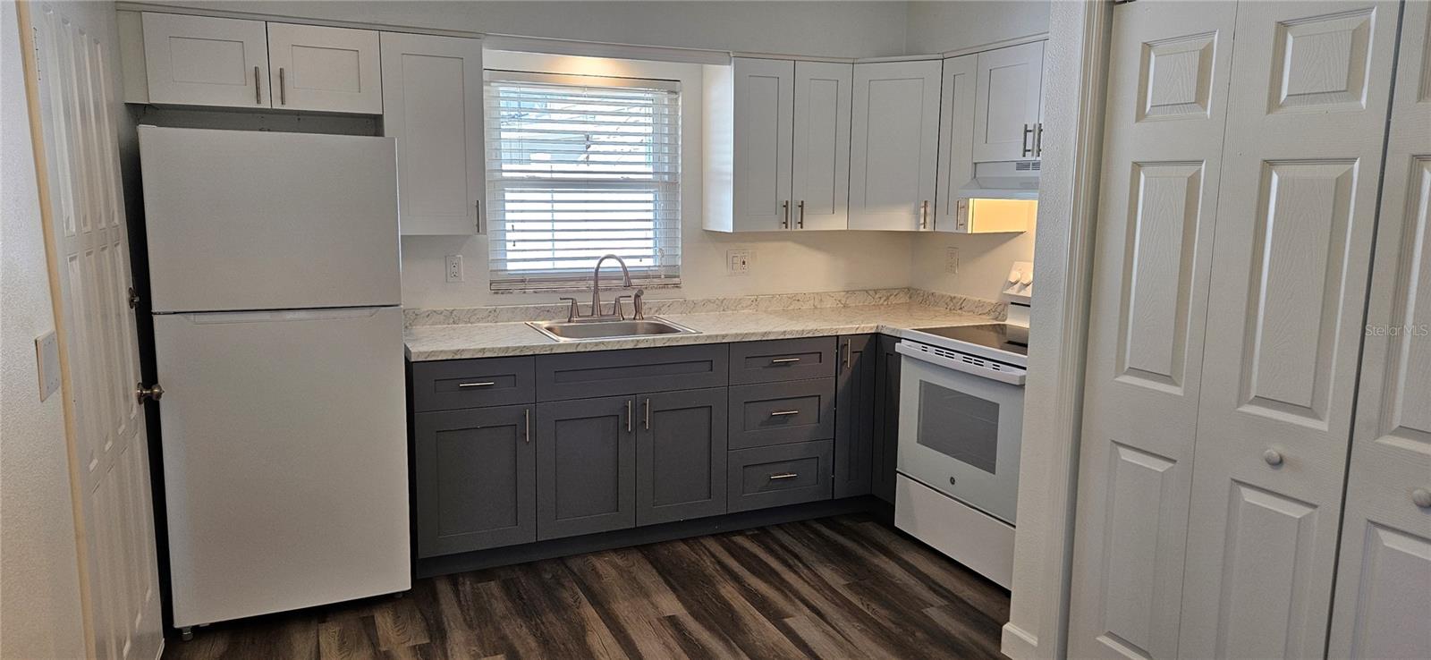 Image 3 of 20 For 38101 10th Avenue