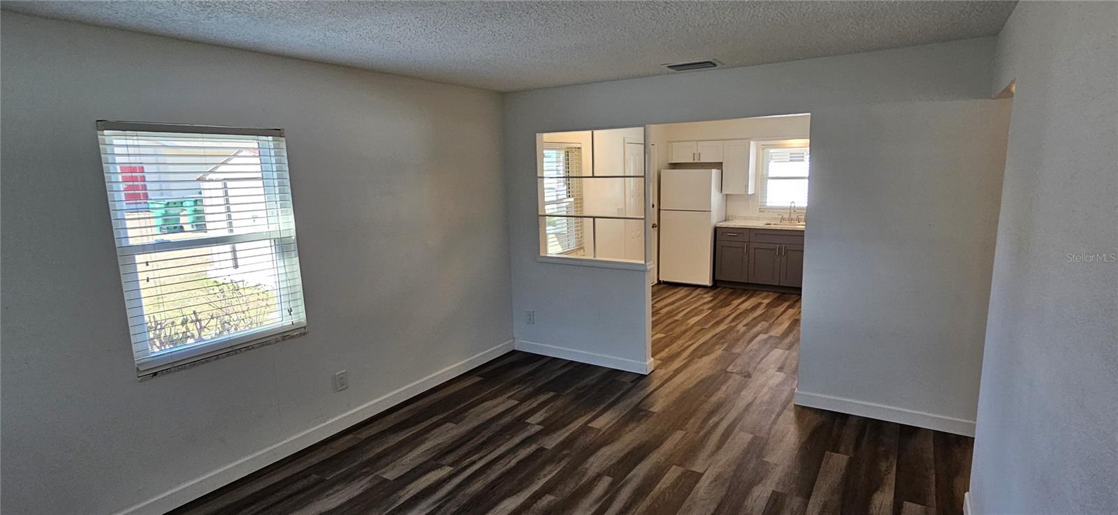 Image 7 of 20 For 38101 10th Avenue