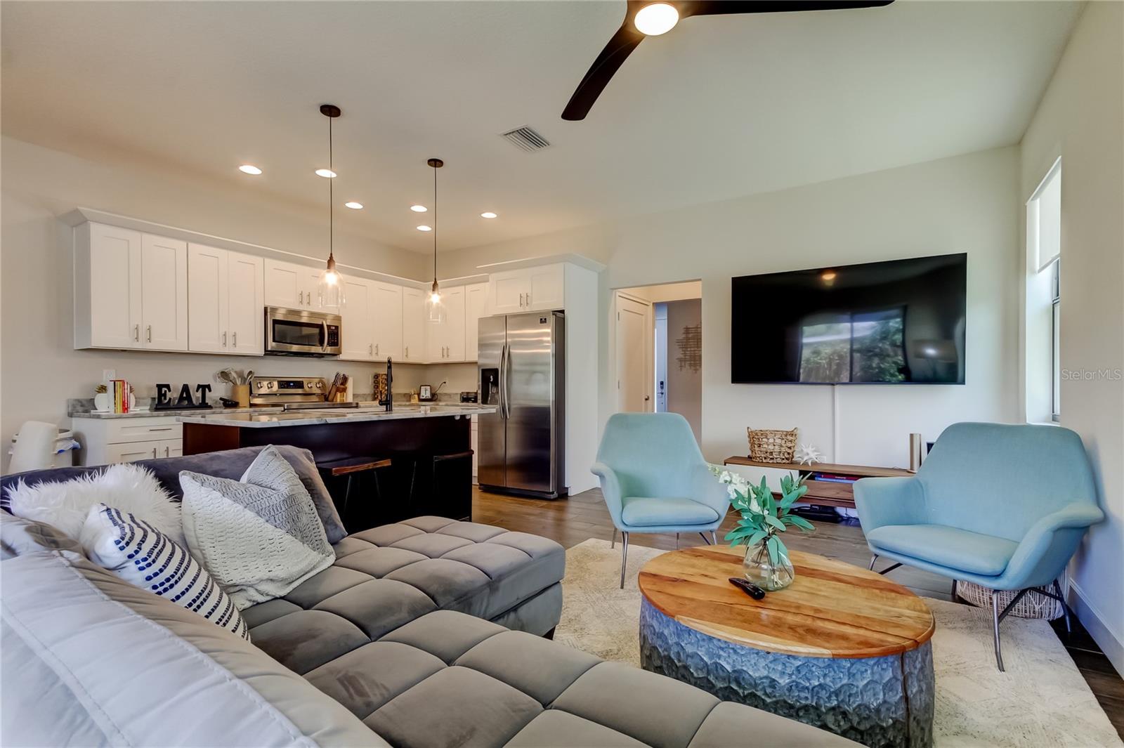 Image 10 of 30 For 204 Manhattan Avenue 1