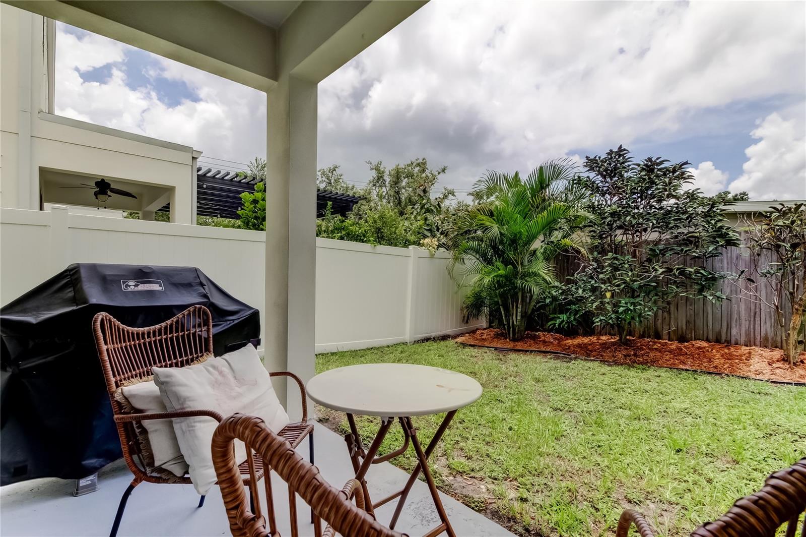 Image 16 of 30 For 204 Manhattan Avenue 1