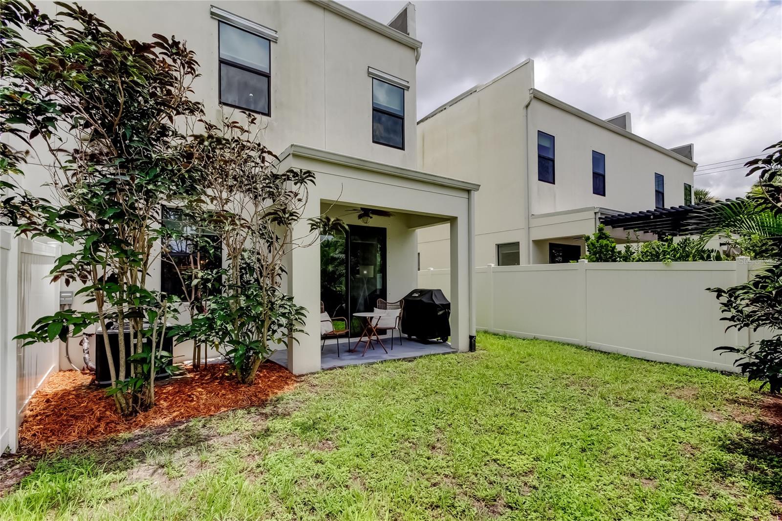 Image 17 of 30 For 204 Manhattan Avenue 1