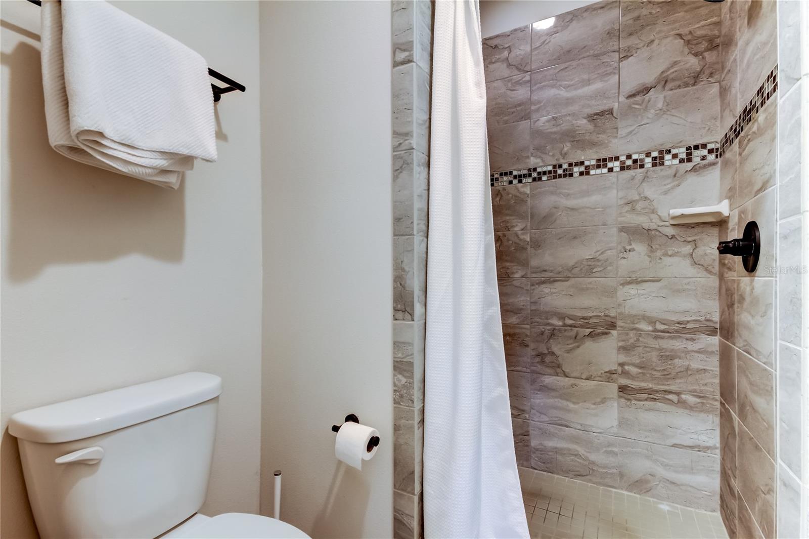 Image 22 of 30 For 204 Manhattan Avenue 1