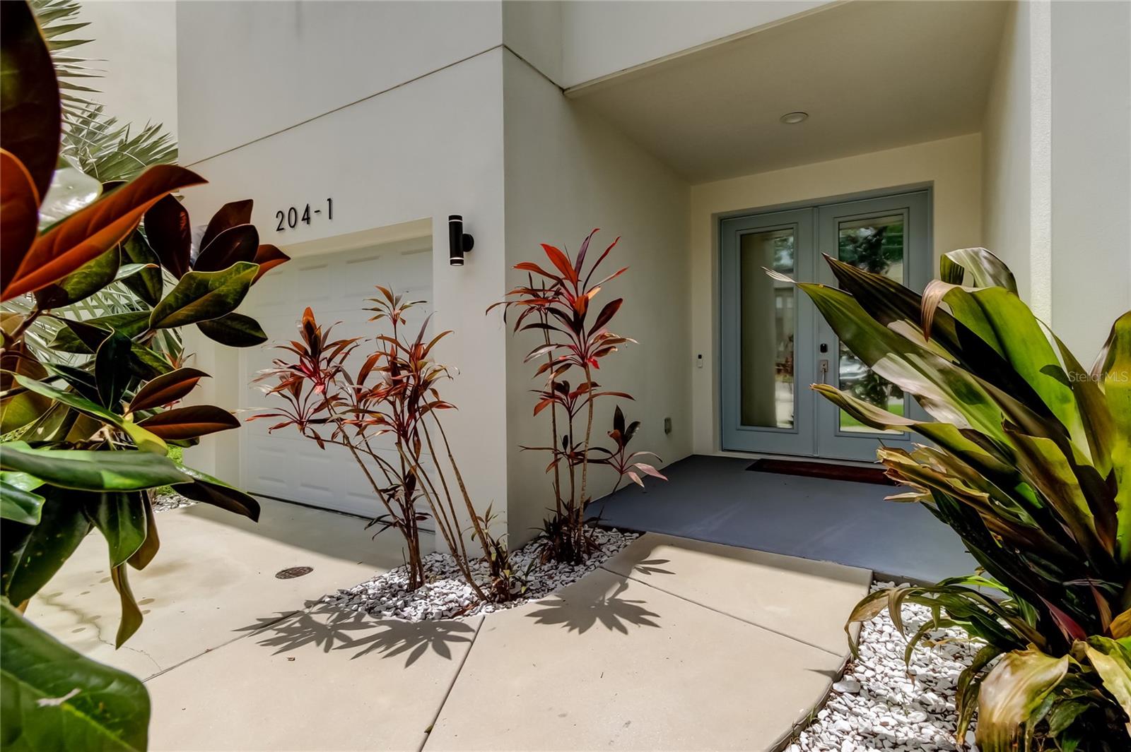 Image 3 of 30 For 204 Manhattan Avenue 1