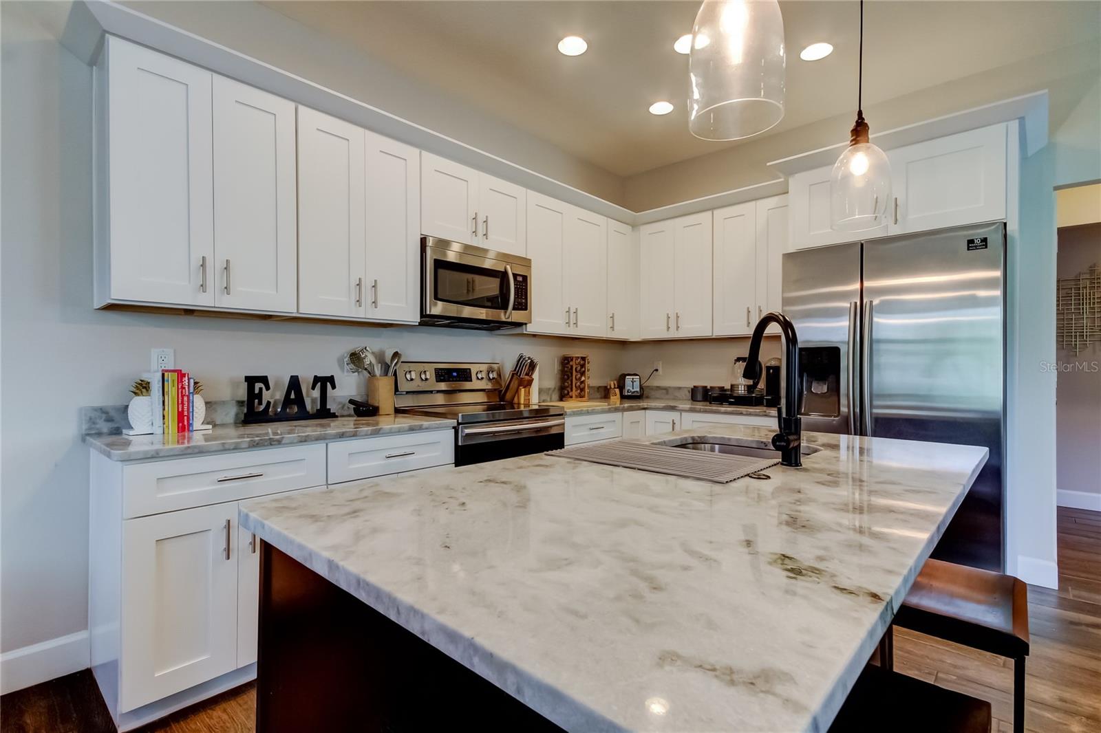 Image 7 of 30 For 204 Manhattan Avenue 1