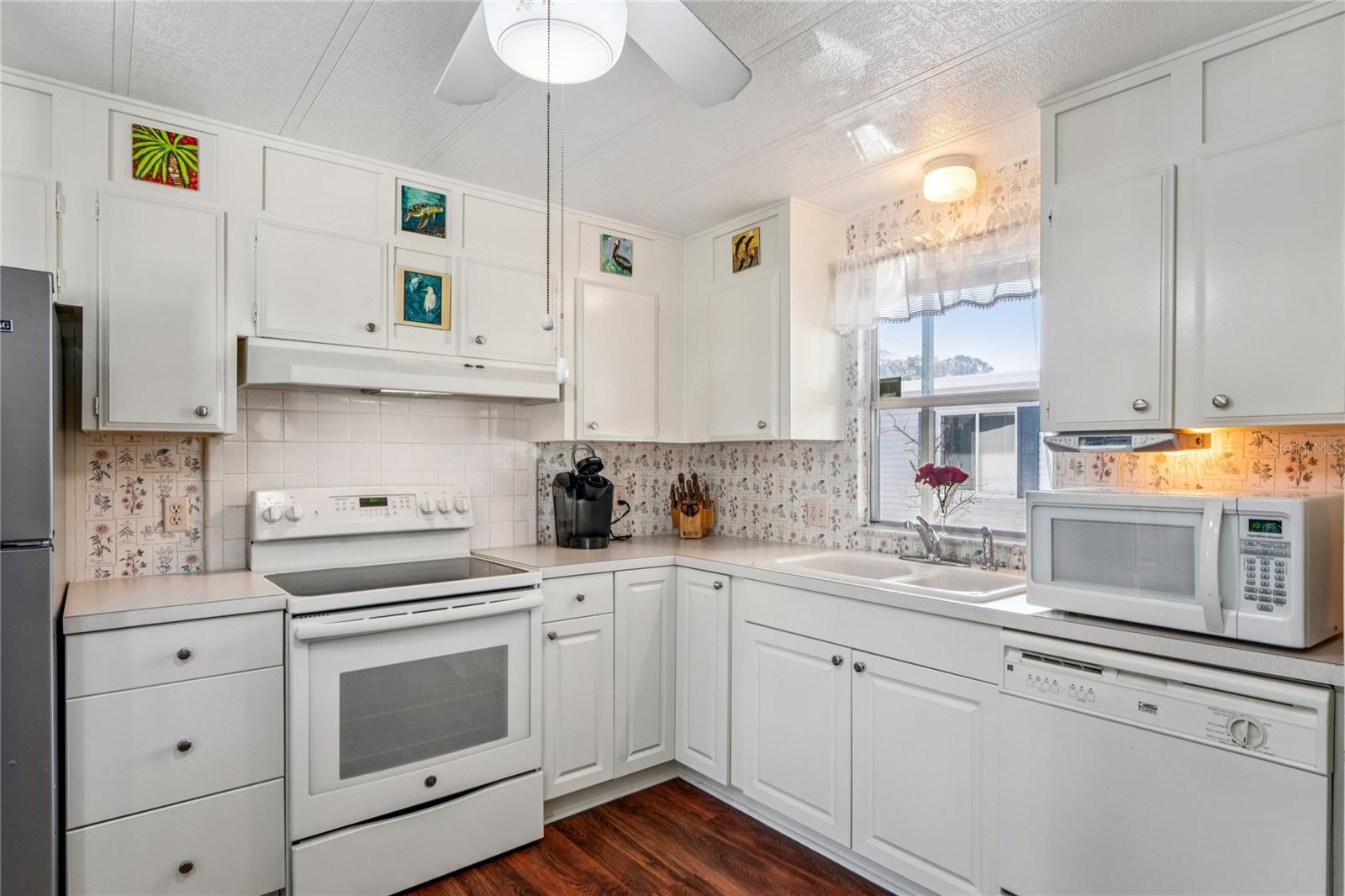 Image 13 of 47 For 7777 46th Avenue N 74