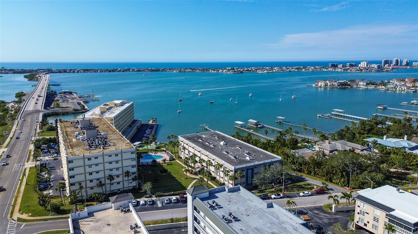 Image 4 of 36 For 100 Bluff View Drive 514a