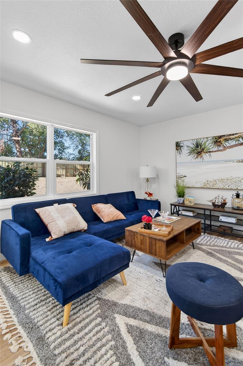 Image 20 of 47 For 228 Regal Park Drive