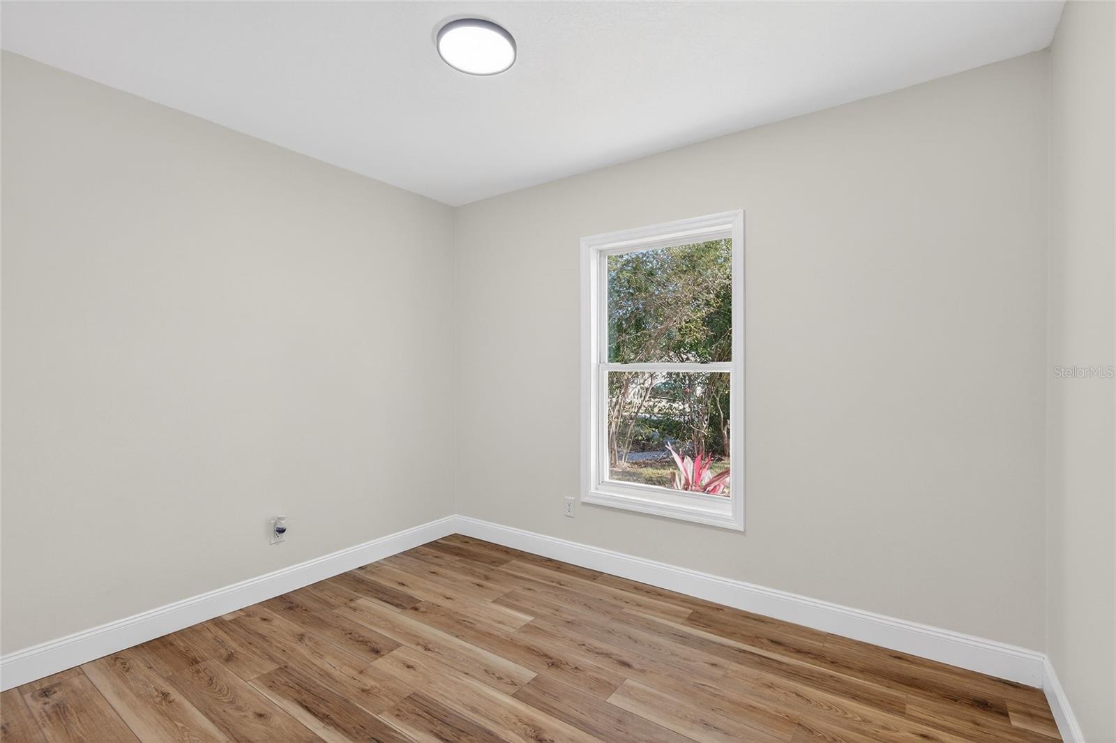 Image 22 of 47 For 228 Regal Park Drive