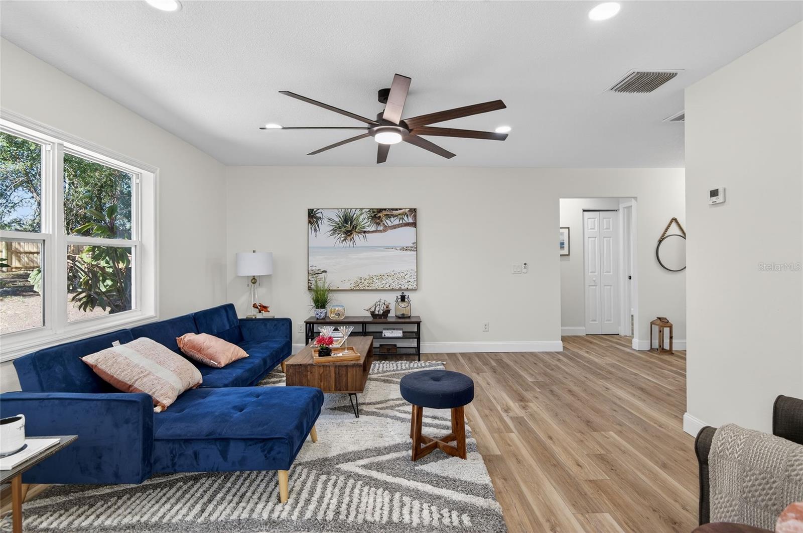 Image 6 of 47 For 228 Regal Park Drive