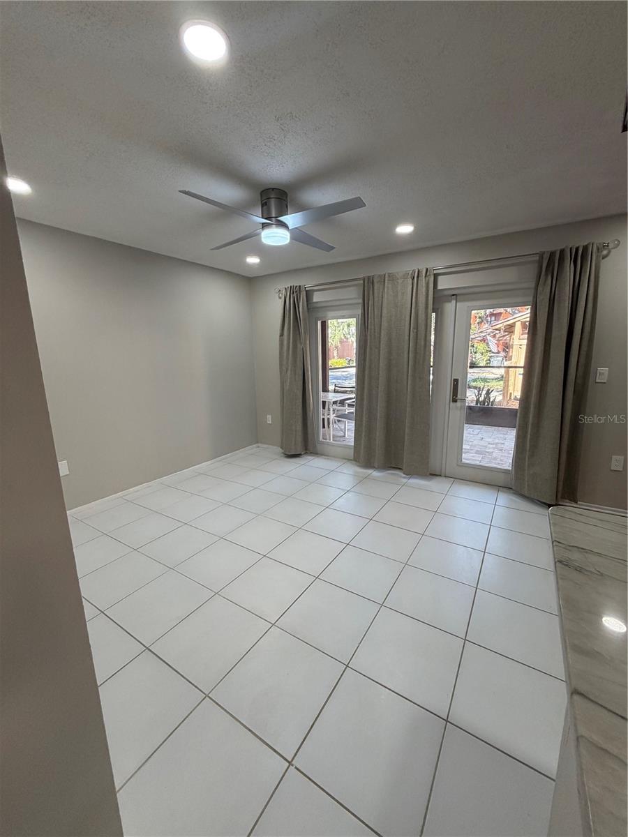 Image 16 of 33 For 799 Fairwood Lane