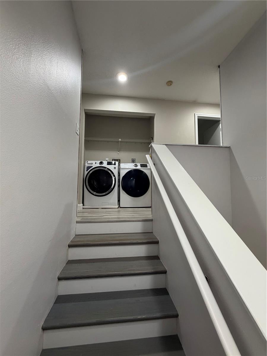 Image 19 of 33 For 799 Fairwood Lane