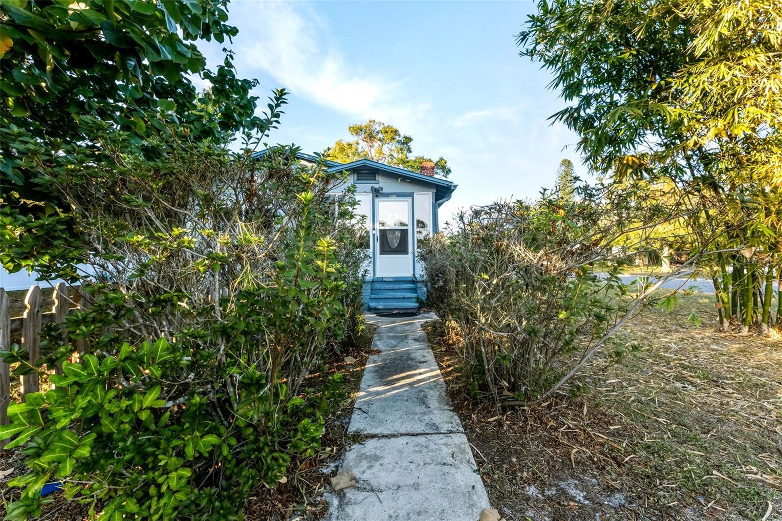 Listing photo id 2 for 5401 21st Avenue S