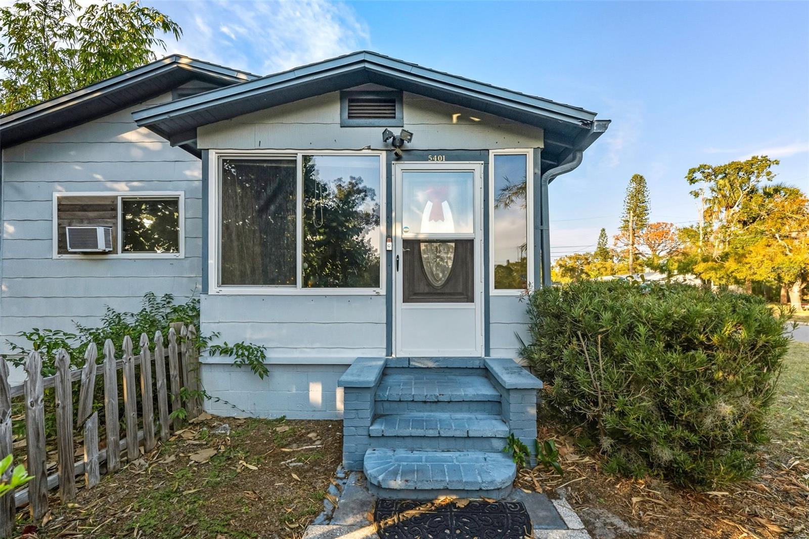 Listing photo id 3 for 5401 21st Avenue S