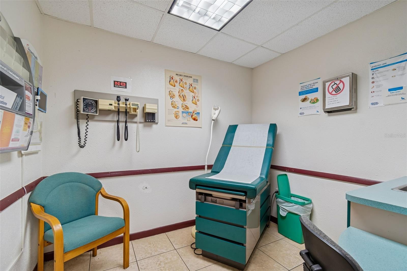 Listing photo id 32 for 1152 62nd Avenue S