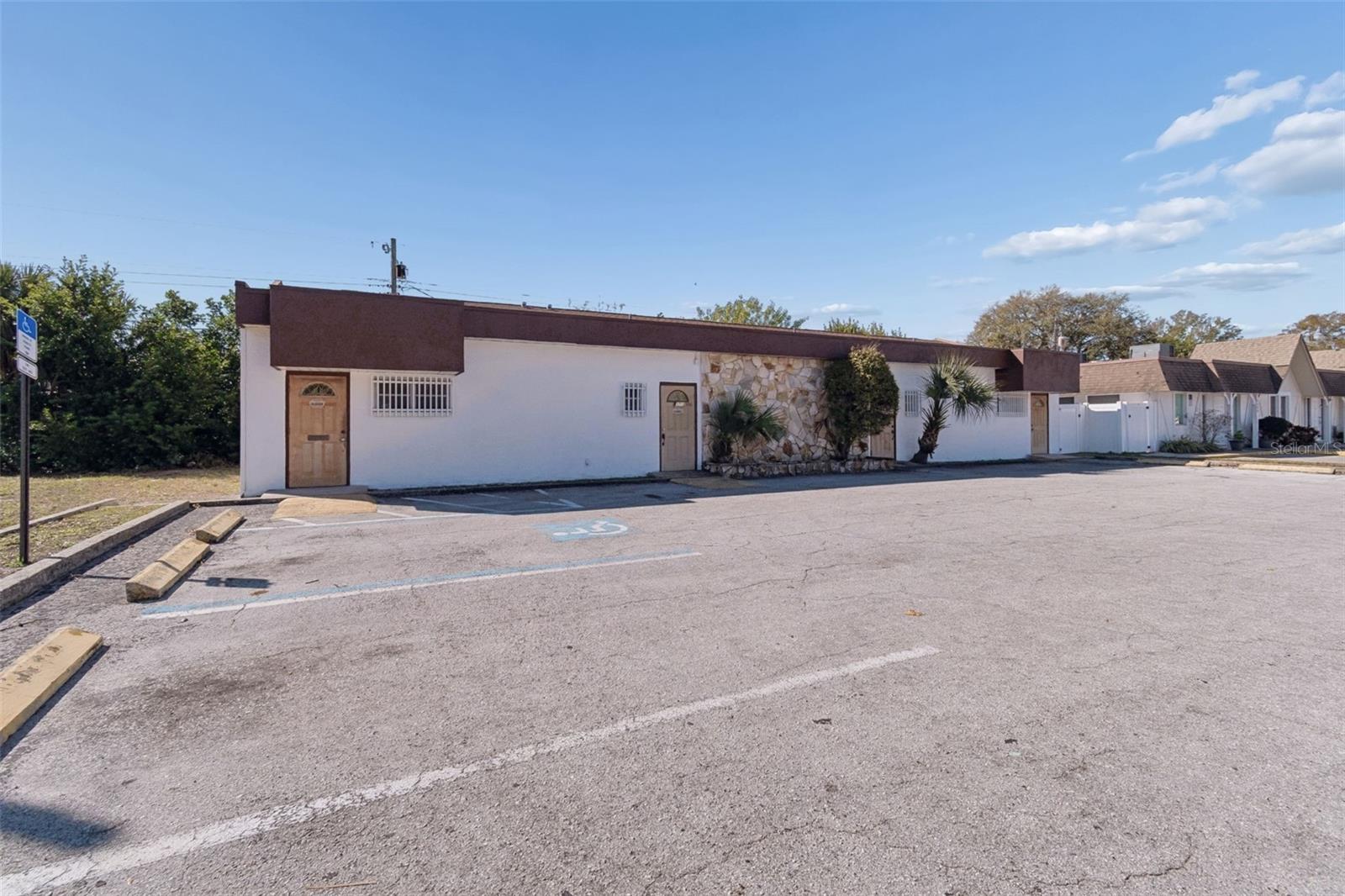 Listing photo id 2 for 1152 62nd Avenue S