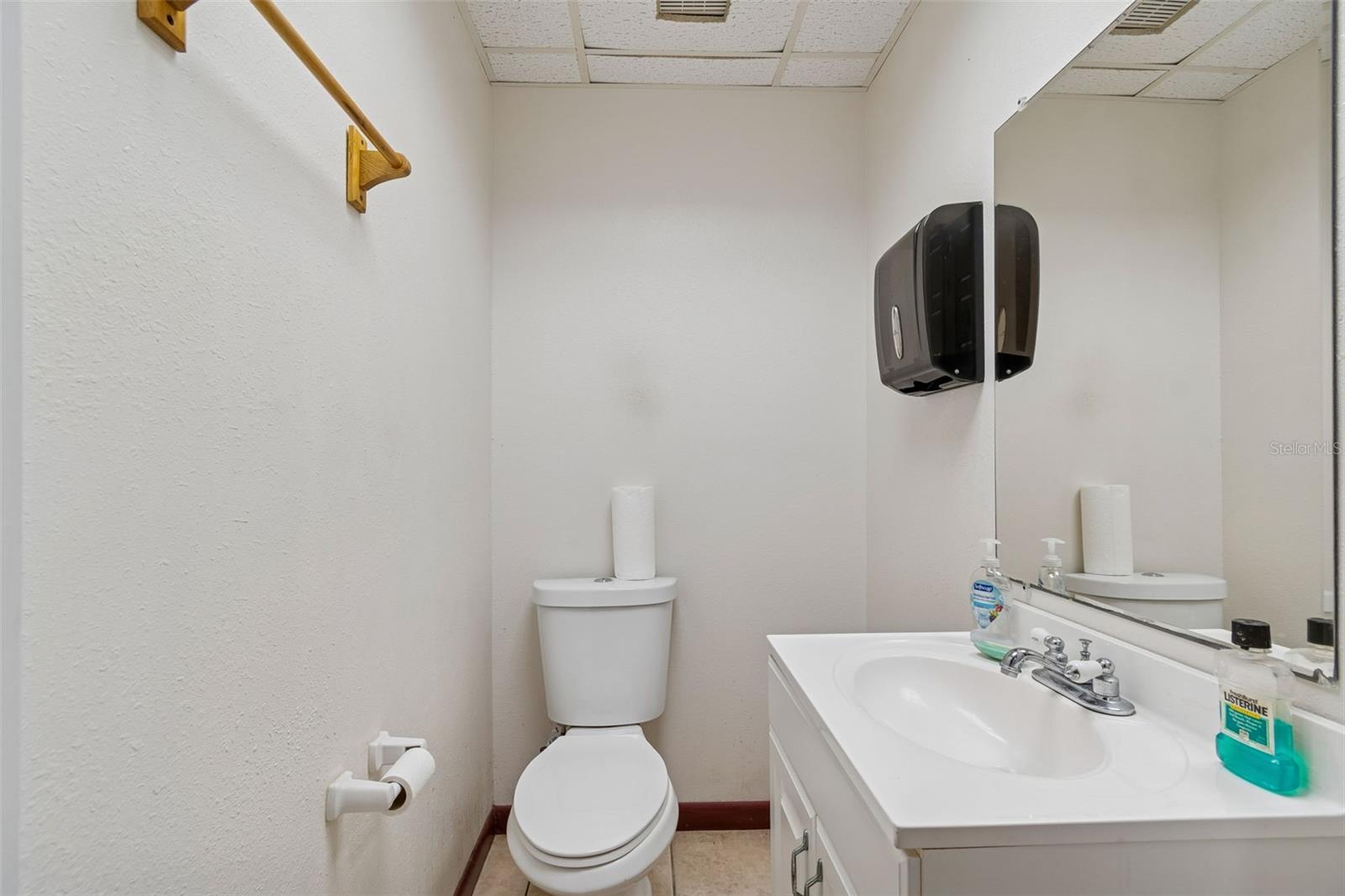 Listing photo id 38 for 1152 62nd Avenue S