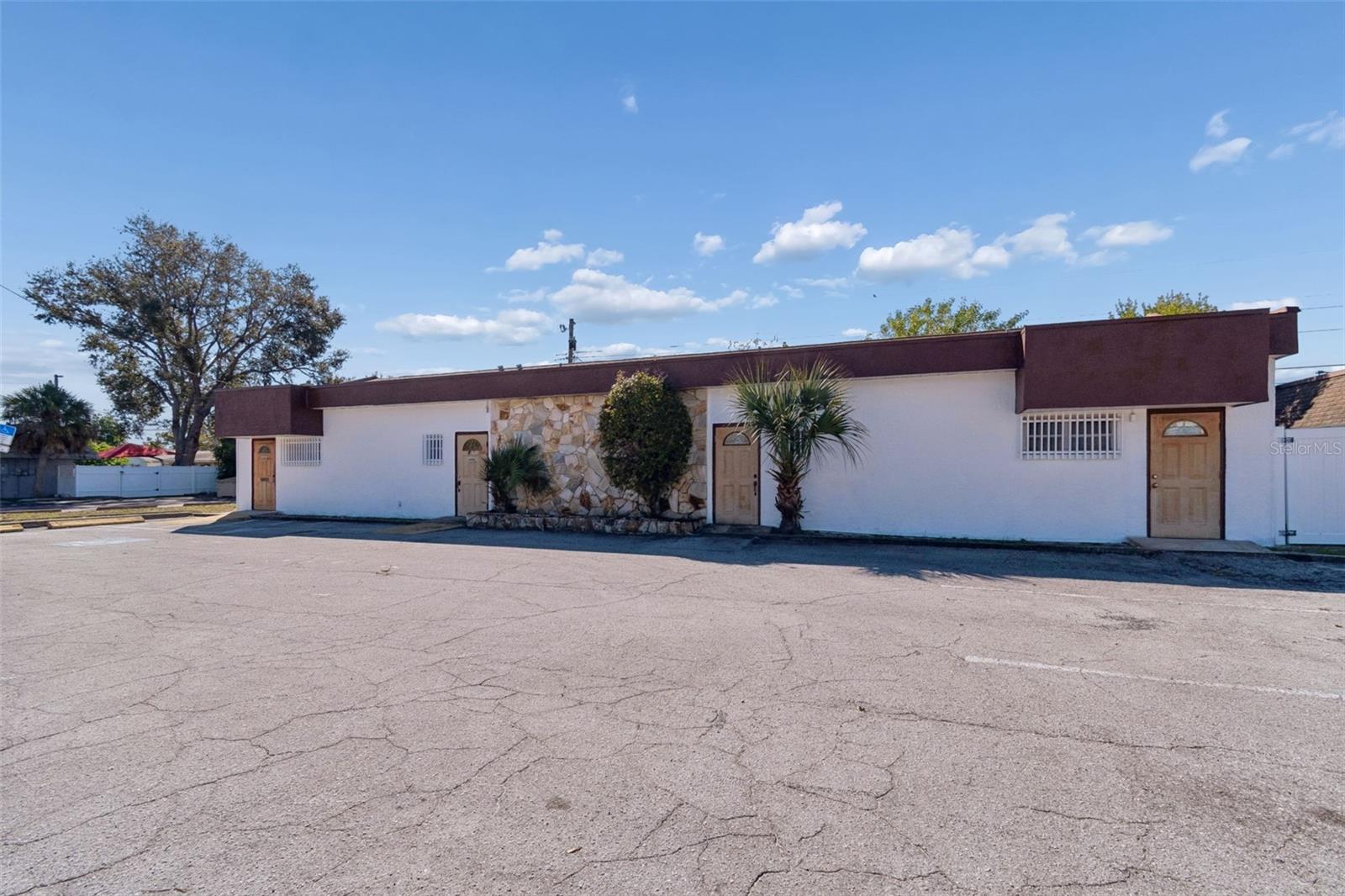 Listing photo id 3 for 1152 62nd Avenue S